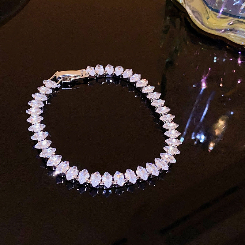 Elegant Rhinestone Zircon Water Drop Bracelet – Simple & Light Luxury Jewelry